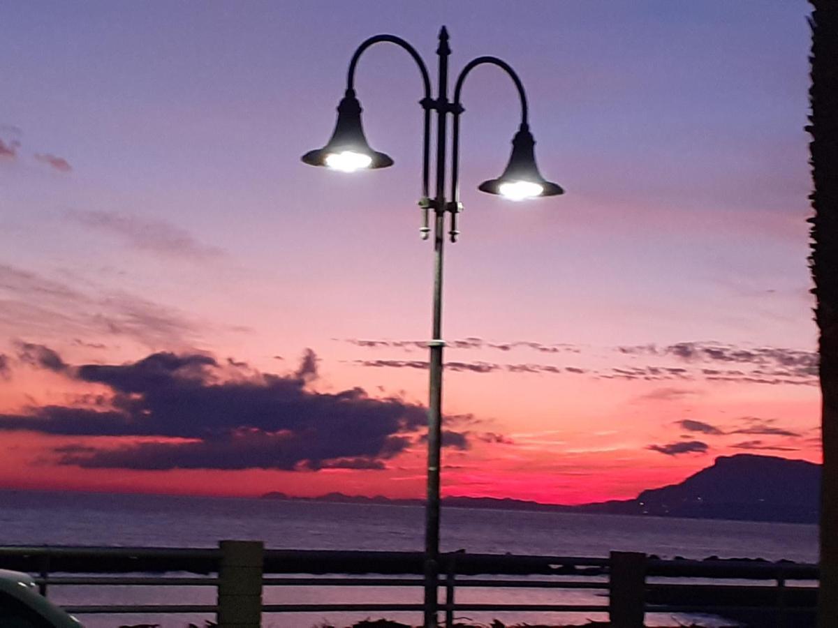 Azzurra Casa Vacanza Ventimiglia Buitenkant foto